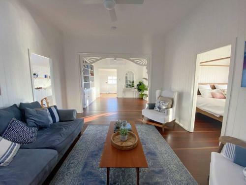 Cooroy Old World Charm, - Amazing Views - Farm Stay