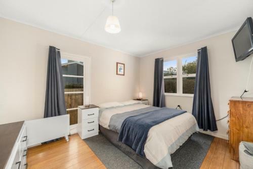 Kerer? Lodge - Two Mile Bay Holiday Home