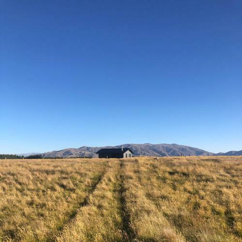 Peak View Cabin - Ben Ohau - Stylish Seclusion