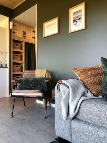 Peak View Cabin - Ben Ohau - Stylish Seclusion