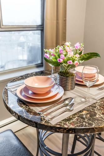Cozy 1br Apartment With King Bed - Near Downtown