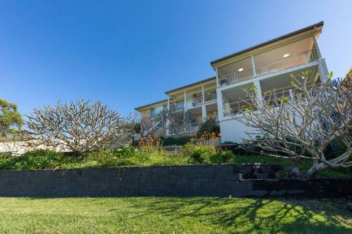 Blissful Retreat With Panoramic Views Of One Mile