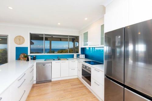 Blissful Retreat With Panoramic Views Of One Mile