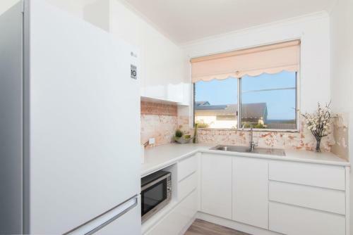 4 Seaview St