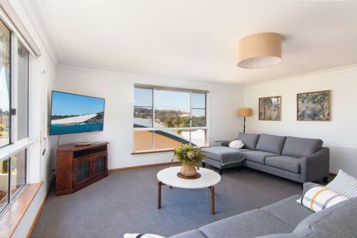 4 Seaview St