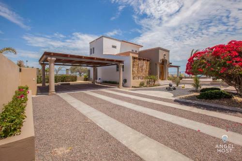 Private Beach And Oceanfront Resort Style Pool Home