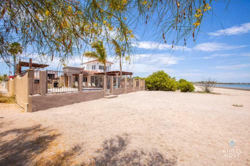 Private Beach And Oceanfront Resort Style Pool Home