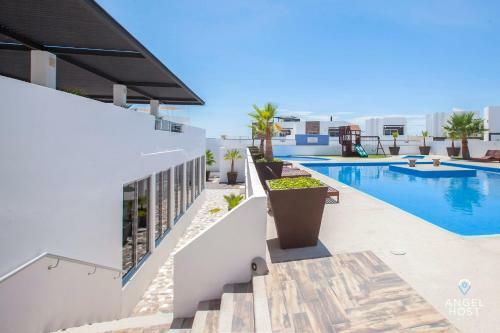 Oceanview Roofdeck And 2 Pools Gym Theater Onsite