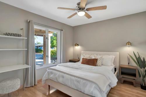 Villa *new*designer Oasis 4bdrm W/pool/jacuzzi/pooltable/mini Botanical Garden