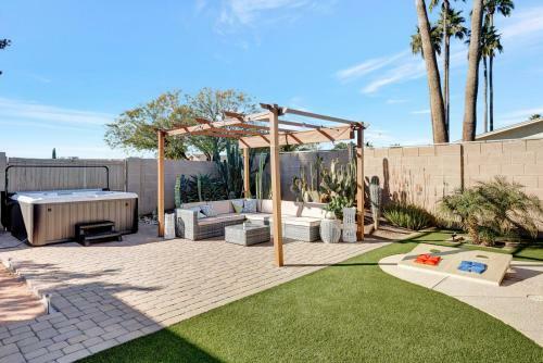 Villa *new*designer Oasis 4bdrm W/pool/jacuzzi/pooltable/mini Botanical Garden