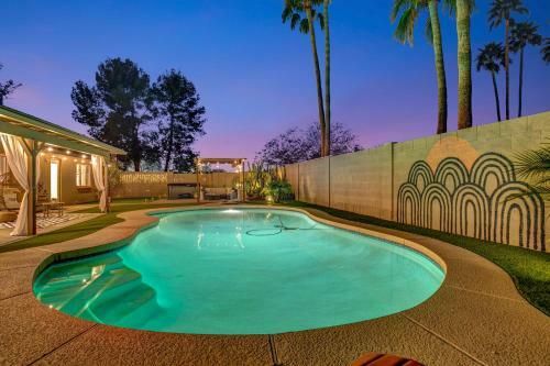 Villa *new*designer Oasis 4bdrm W/pool/jacuzzi/pooltable/mini Botanical Garden