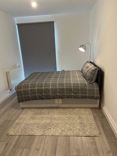 Lovely 2 Bed Apartment With Parking On Premises