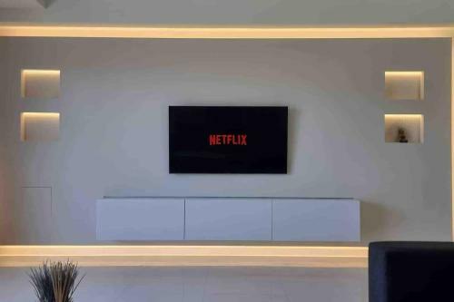 Blue Sky Villa In Crete