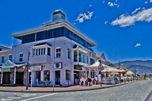 Hermanus Waterfront Apartment