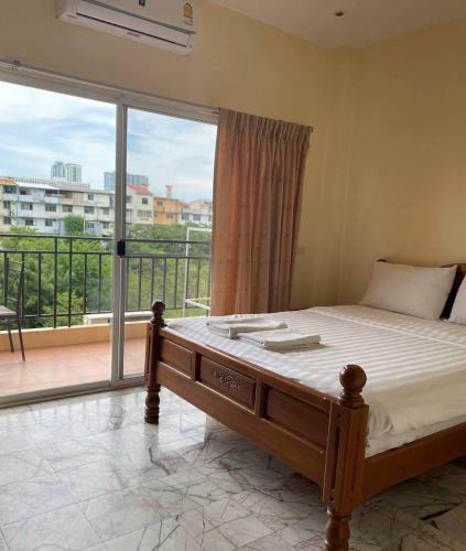 Hostal Jomtien Seaside House