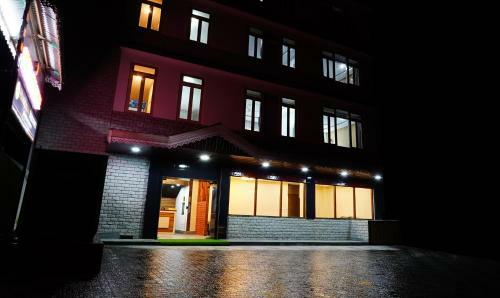 Hotel Treebo Trend Himalayan Residency Downtown