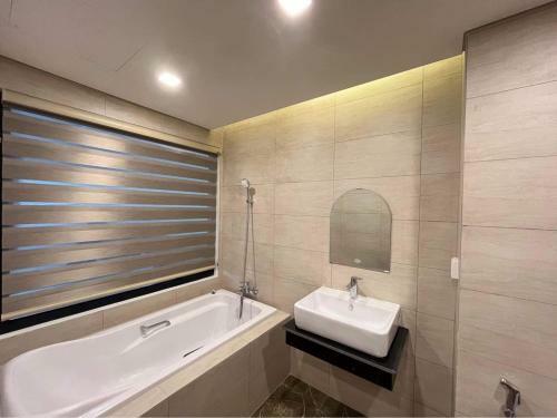Apartamento C?n H? Flc Quy Nh?n Gi� R?