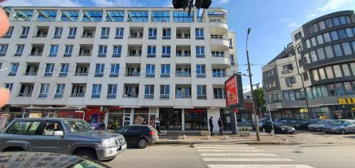 Colonel Apartment 941