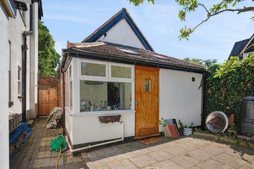 Character 1 Bedroom Property With Parking