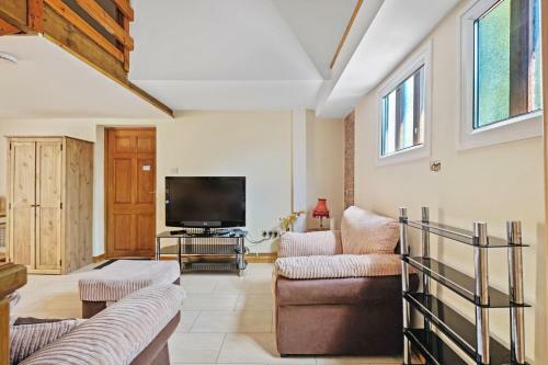 Character 1 Bedroom Property With Parking