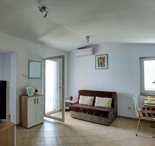 New&charming Sea View M&m Apartment In Pag