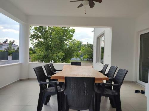 Villa Serenity With Private Pool And Large Garden.