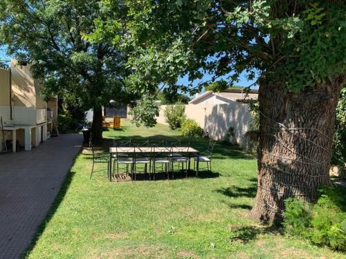 Casa Grande Con Parque Y Pileta