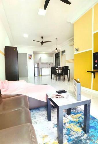 Apartamento B1606 Platino Paradigmmall Netflix Poolviewstay