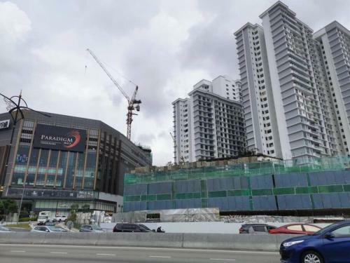 Apartamento B1606 Platino Paradigmmall Netflix Poolviewstay