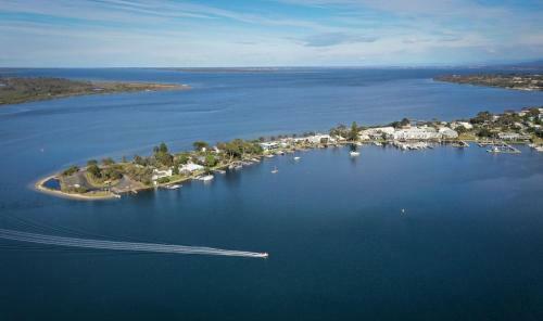 Metung Akora 2bdrm Apartment 2 Pets And Boats Welcome