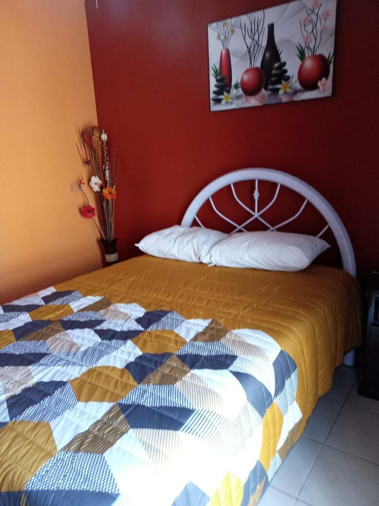 Casa Amplia A 5 Min Del Centro En Zona Cerrada