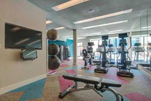Apartamento New 2bd/2br Condominium In Weho! 2 Parking/pool