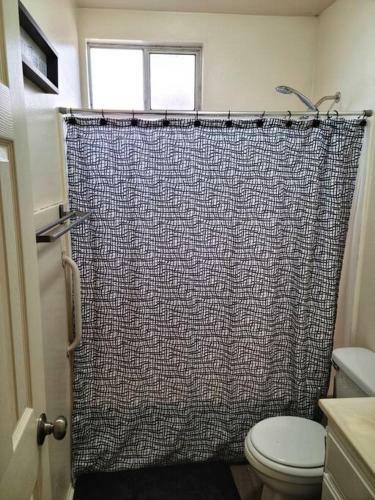 3 Queen Bed Home With Grill And Fire Table