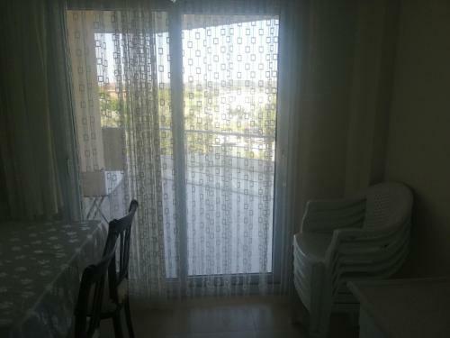 Kum Denizi Plajina 500 Mt E