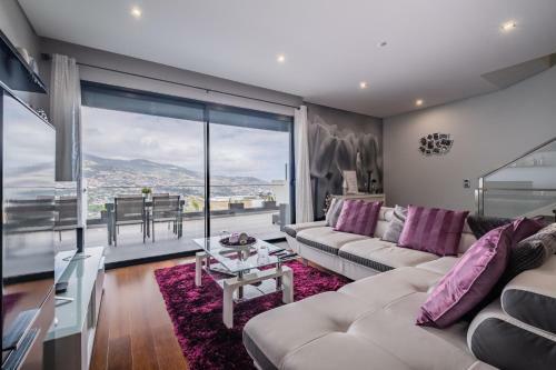 Moradia T3 Geminada Em Santo Ant�nio, Funchal