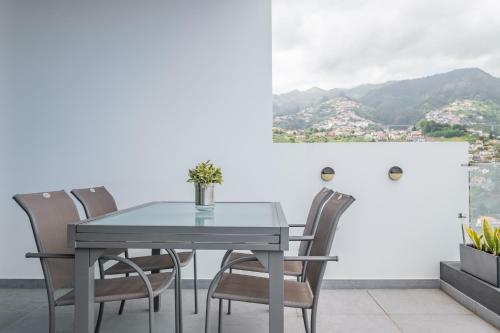 Moradia T3 Geminada Em Santo Ant�nio, Funchal