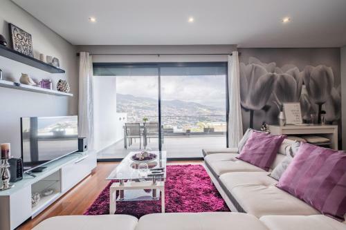 Moradia T3 Geminada Em Santo Ant�nio, Funchal