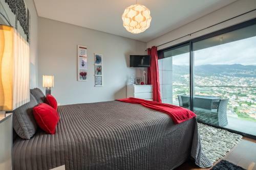 Moradia T3 Geminada Em Santo Ant�nio, Funchal