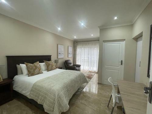 Lodge 150 Jacaranda Guesthouse