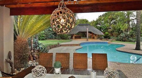 Lodge 150 Jacaranda Guesthouse