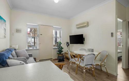 Smugglers Resort-style Apartment No 11