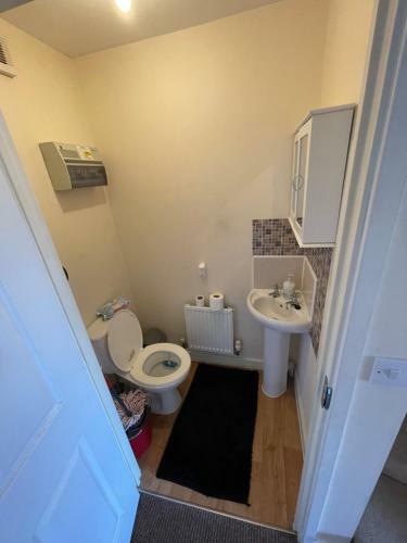 3-bedroom Detached Villa, Backyard, Free Parking