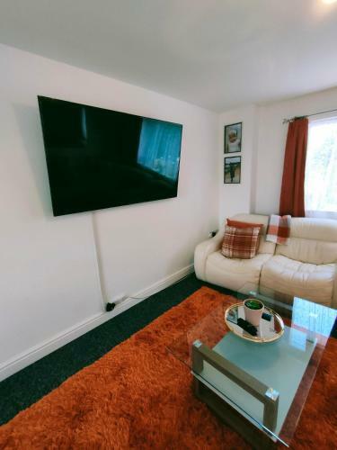 2 Bedroom Large And Luxurious Apartment