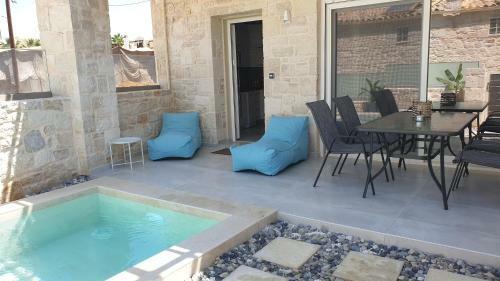 Zefyros Suite , Seafront Retreat !