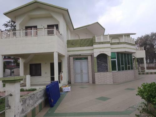 Hotel Spot On 92411 Mayuri Farm House