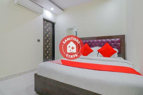 Oyo 81563 Hotel M G H