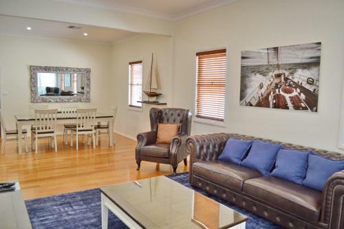 Captains Cottage Swr