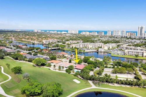 Gorgeous 6 Br Home W Heated Pool & Golf View