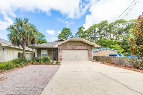 Rollin? Sands Beach House