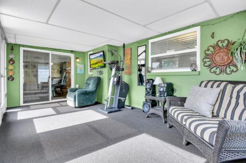 Tropical Escape Close To Top Fl Beaches!